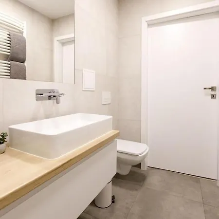 Апартаменти For 4 Near Market Square - Kuznicza 24 *