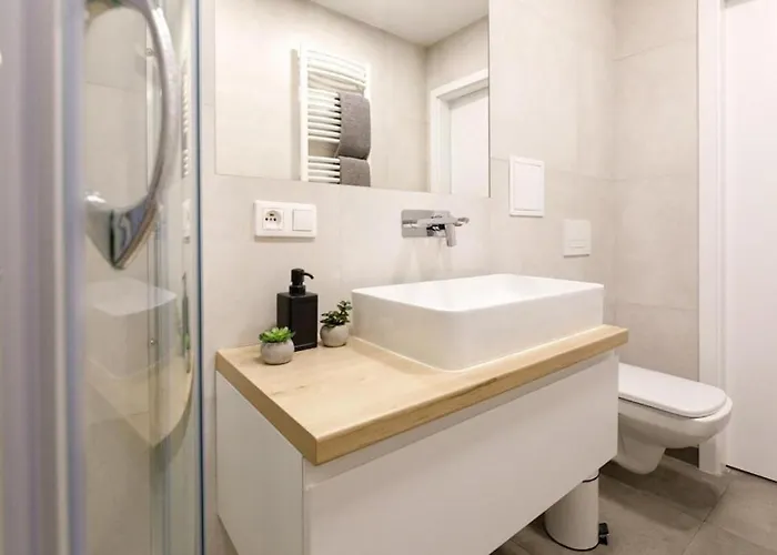 For 4 Near Market Square - Kuznicza 24