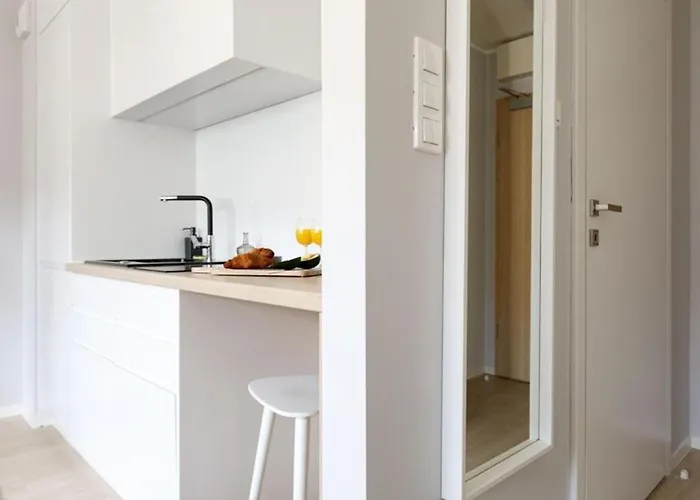 For 4 Near Market Square - Kuznicza 24 *